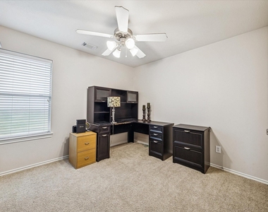 3206 Pearl Bluff Lane - Photo Thumbnail 15