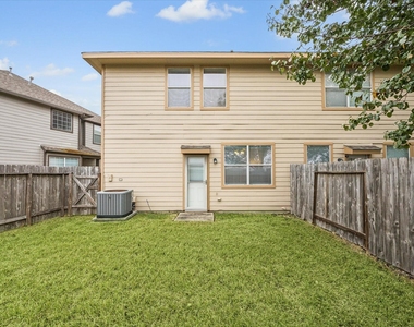 3206 Pearl Bluff Lane - Photo Thumbnail 19