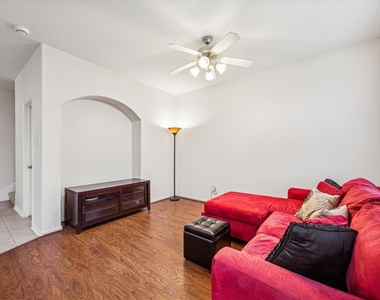 3206 Pearl Bluff Lane - Photo Thumbnail 7