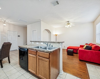3206 Pearl Bluff Lane - Photo Thumbnail 6