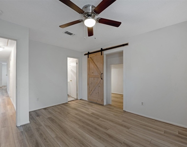 910 Judiway Street - Photo Thumbnail 13