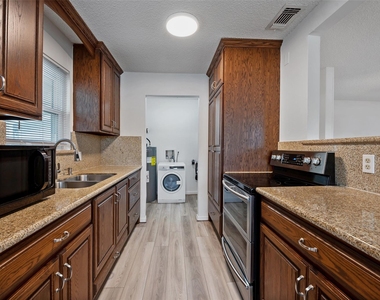 910 Judiway Street - Photo Thumbnail 7