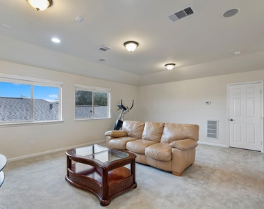 16911 Savannah Park Drive - Photo Thumbnail 20
