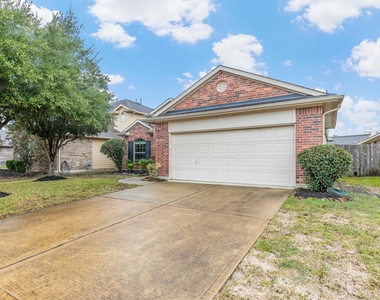 16911 Savannah Park Drive - Photo Thumbnail 1