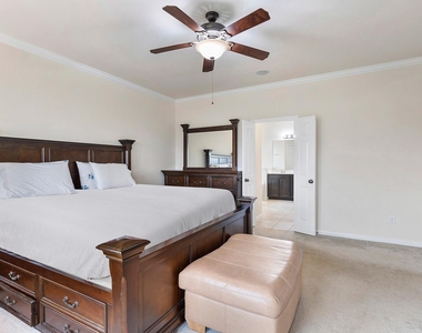 16911 Savannah Park Drive - Photo Thumbnail 11