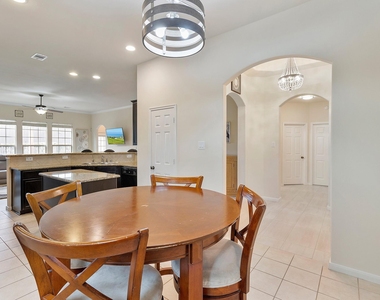 16911 Savannah Park Drive - Photo Thumbnail 9