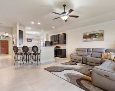 16911 Savannah Park Drive - Photo Thumbnail 3