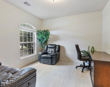 16911 Savannah Park Drive - Photo Thumbnail 14