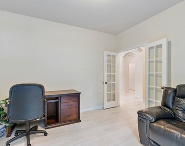 16911 Savannah Park Drive - Photo Thumbnail 15