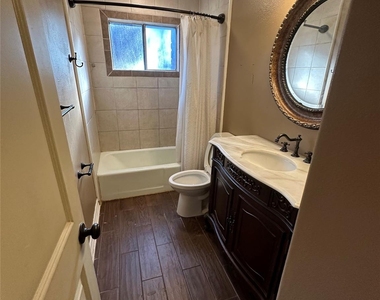 3223 Cedarmont Drive - Photo Thumbnail 4
