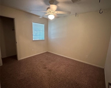 3223 Cedarmont Drive - Photo Thumbnail 3