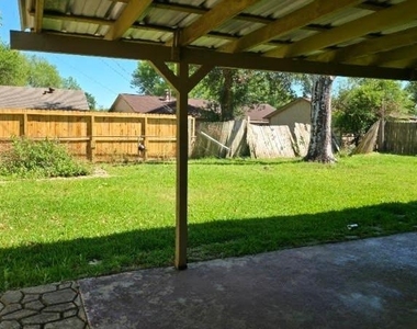 3223 Cedarmont Drive - Photo Thumbnail 5