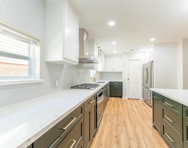 6119 S Braeswood Boulevard - Photo Thumbnail 14