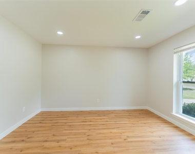 6119 S Braeswood Boulevard - Photo Thumbnail 7