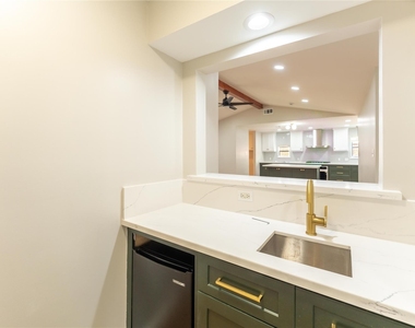 6119 S Braeswood Boulevard - Photo Thumbnail 19