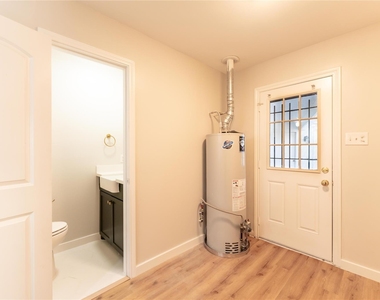 6119 S Braeswood Boulevard - Photo Thumbnail 16