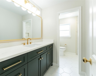6119 S Braeswood Boulevard - Photo Thumbnail 23