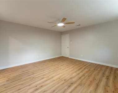 6119 S Braeswood Boulevard - Photo Thumbnail 32
