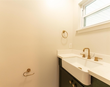 6119 S Braeswood Boulevard - Photo Thumbnail 18