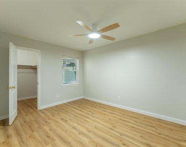 6119 S Braeswood Boulevard - Photo Thumbnail 28