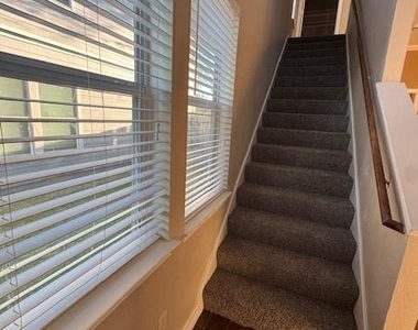 6815 Independence Boulevard - Photo Thumbnail 11