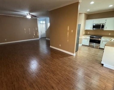 6815 Independence Boulevard - Photo Thumbnail 21