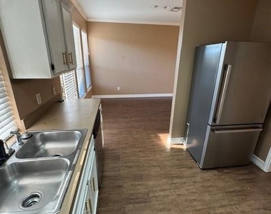 6815 Independence Boulevard - Photo Thumbnail 9