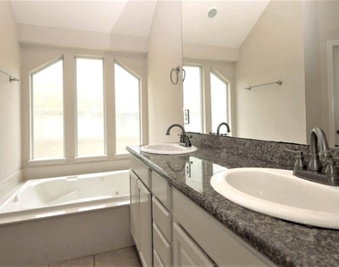 3735 Tidalwood - Photo Thumbnail 14