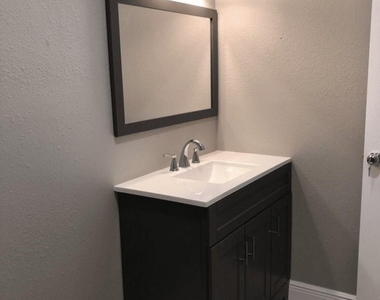 416 Nancy Drive - Photo Thumbnail 9