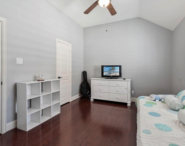 18918 Villa Bergamo Lane - Photo Thumbnail 25