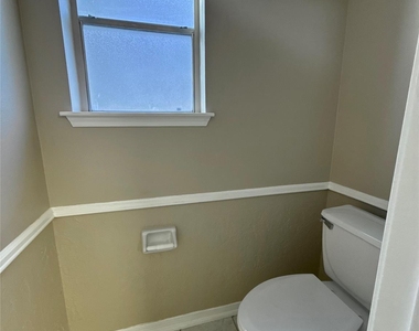 17719 Windy Point Drive - Photo Thumbnail 18