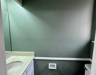 17719 Windy Point Drive - Photo Thumbnail 7