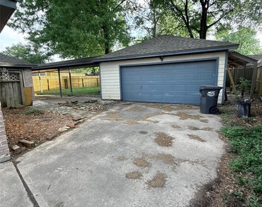 17719 Windy Point Drive - Photo Thumbnail 31