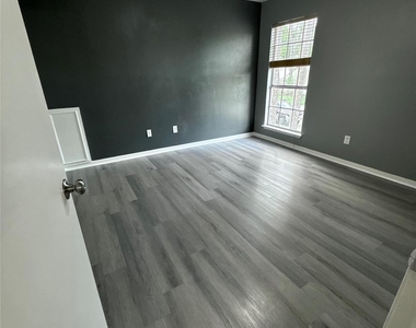 17719 Windy Point Drive - Photo Thumbnail 22