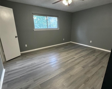 17719 Windy Point Drive - Photo Thumbnail 25