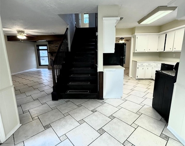 17719 Windy Point Drive - Photo Thumbnail 11