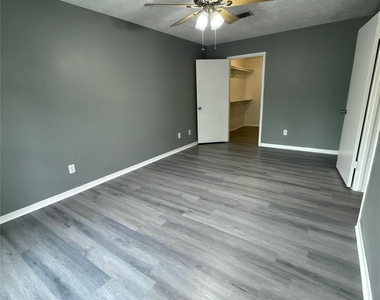 17719 Windy Point Drive - Photo Thumbnail 27