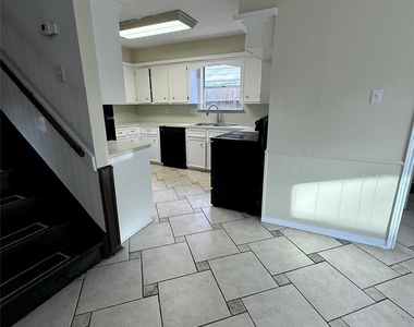 17719 Windy Point Drive - Photo Thumbnail 10