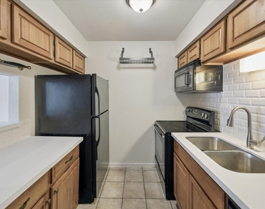 1860 White Oak Drive - Photo Thumbnail 3