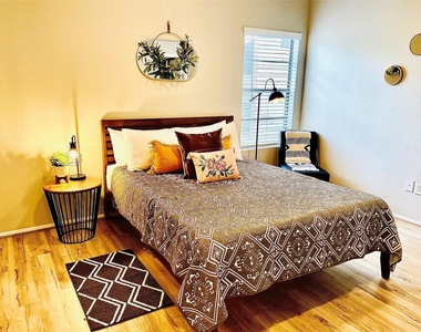 12900 Walden Road - Photo Thumbnail 6