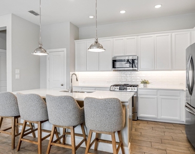 9403 Windward Bluff Way - Photo Thumbnail 6