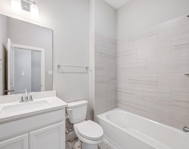 9403 Windward Bluff Way - Photo Thumbnail 15