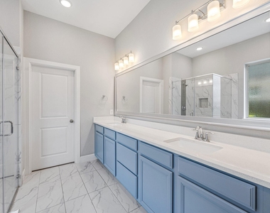 9403 Windward Bluff Way - Photo Thumbnail 12