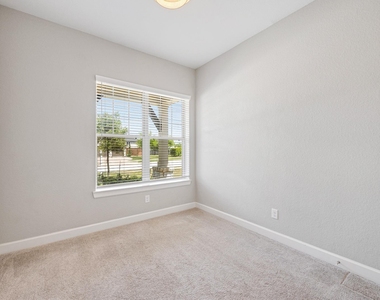 9403 Windward Bluff Way - Photo Thumbnail 14