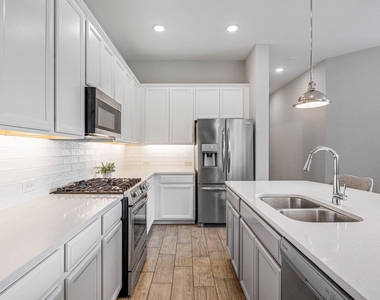 9403 Windward Bluff Way - Photo Thumbnail 5
