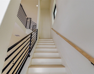 1803 Dunlavy Street - Photo Thumbnail 18