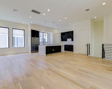 1803 Dunlavy Street - Photo Thumbnail 11