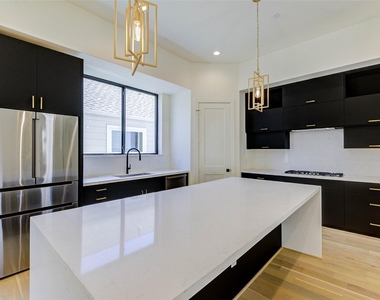 1803 Dunlavy Street - Photo Thumbnail 12