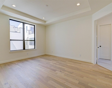 1803 Dunlavy Street - Photo Thumbnail 25