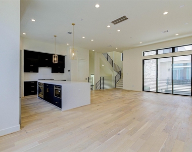 1803 Dunlavy Street - Photo Thumbnail 10